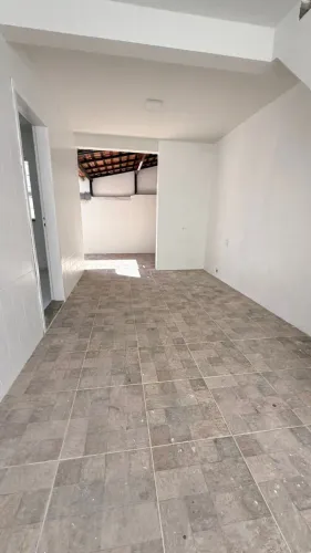 ? LOCAÇÃO - CASA NO SÃO FRANCISCO