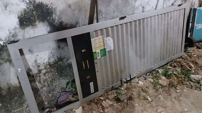 Vendo porta de alumínio