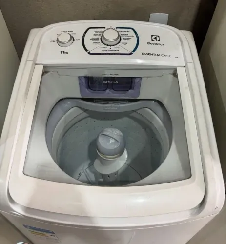 Máquina de Lavar Electrolux 11kg Essential Care