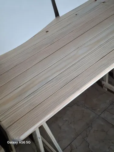VENDO MESA NOVA (SEM USO) PARA EXPOSIÇÃO, ARTESANATOS, TRABALHOS EM CASA.
