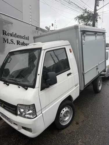 Caminhão Elétrico Hitech Electric EcoCargo com Baú