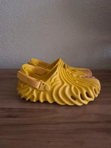 crocs pollex clog salehe bembury amarelo