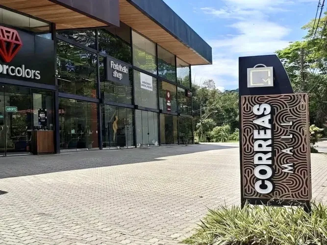 Loja para locação em conjunto comercial, 170m², Correas