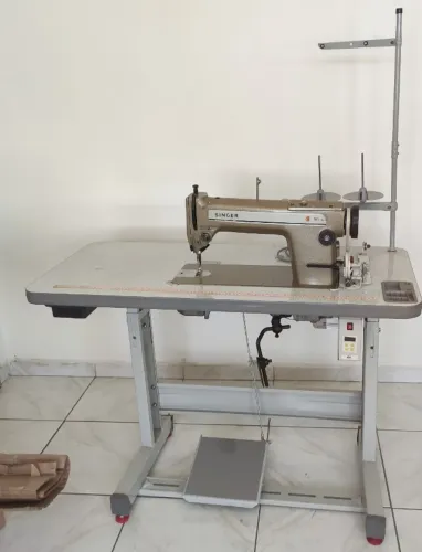 Maquina de Costura Industrial Reta Singer (SILENCIOSA) Com Direct Drive 70% de economia
