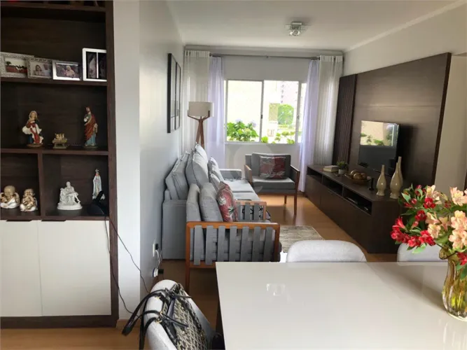 Apartamento à venda com 3 quartos, sendo 1 suíte, no condomínio Itaguaçú, São Paulo - SP