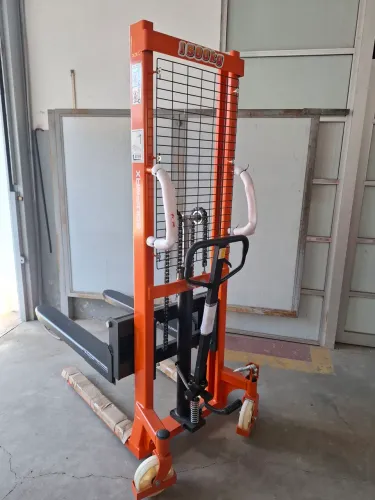 Empilhadeira Manual 1500kg