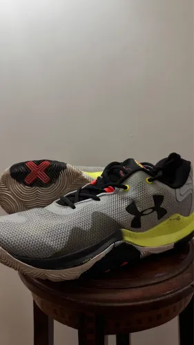 Under Armour Buzzer 41-42