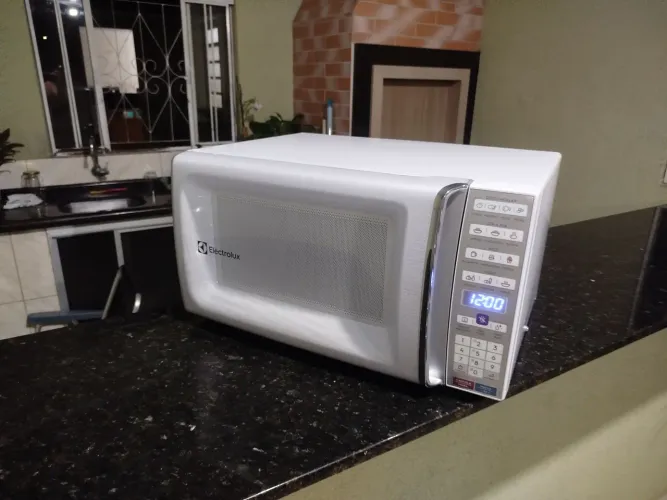 Microondas Electrolux 34L 127v IMPECÁVEL, todo original, funcionando 100%, bem conservado.