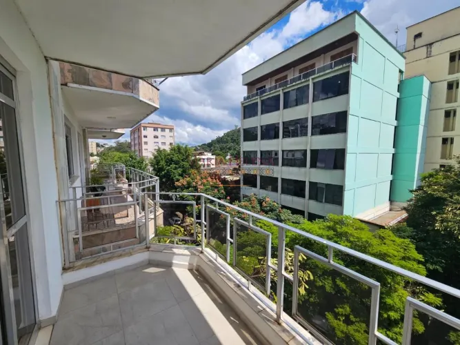 Apartamento em Caxambu, no bairro Centro, à venda.