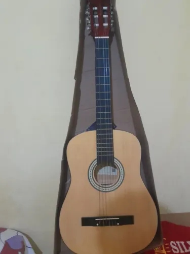 Violão em boas condições de nylon
