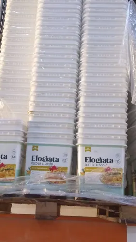 Baldes plásticos