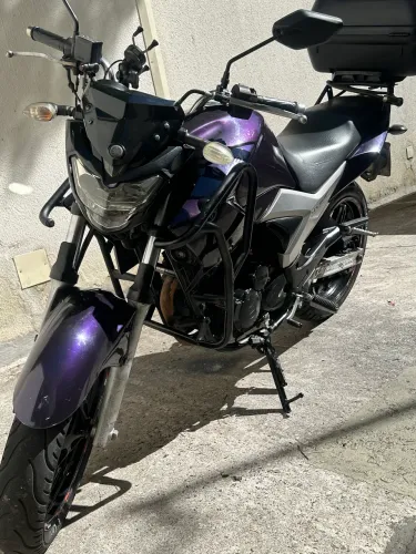Moto de garagem baixo KM, bem conservada e revisada!