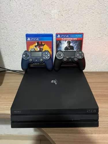 Playstation 4 PRO + 2 controles - versão 11.00
