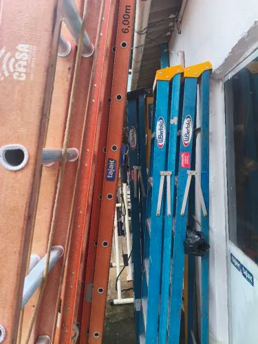 Escada cavalete 2.10M 350$ cada dinheiro ou Pix retirar no local 
