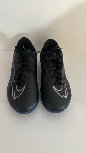 Chuteira Nike , 37