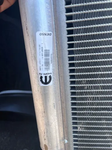 Condensador de Ar-Condicionado MOPAR