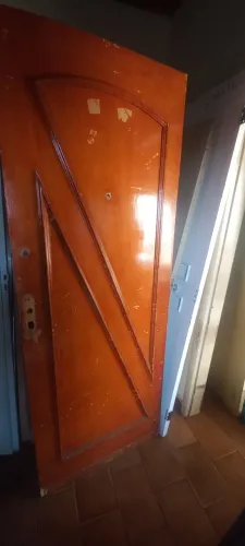 PORTA MOLDURADA 2.06X78 APENAS $ 90