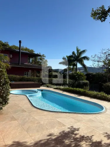 Casa de 4 suítes à venda na Lagoa da Conceição