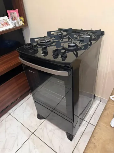 Vendo fogão Electrolux Quase sem uso muito novo