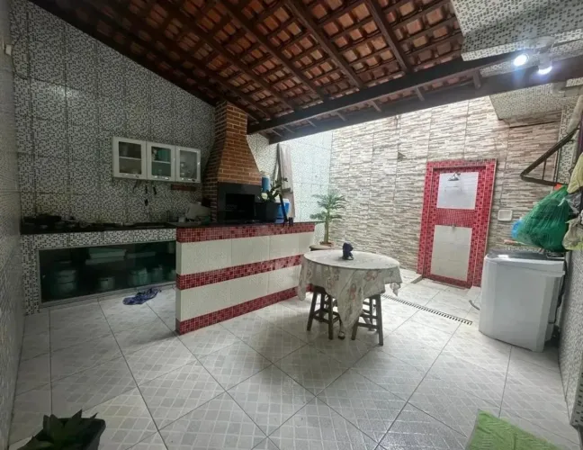 IMPERDÍVEL! CASA AMPLA NA BERNARDO SAYÃO - 3 QUARTOS, SUÍTE, CHURRASQUEIRA E 2 VAGAS!