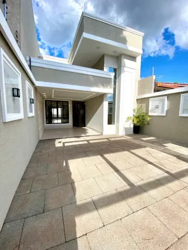 Casa com suíte e dois quartos, com piscina, 119 m² por R$ 1.190.000 - Maria Luiza - Cascav