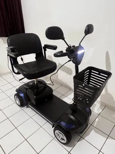 Cadeira de Rodas Motorizada Elétrica 