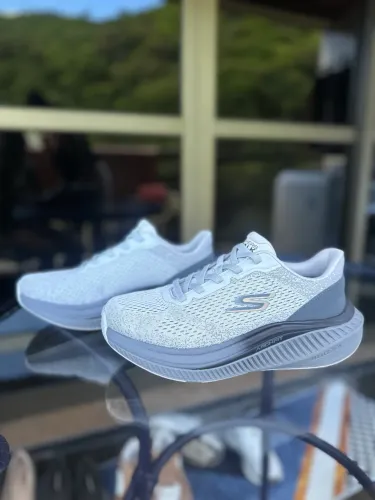tênis skechers
