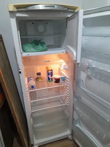 Vende-se refrigerador consul frostfree