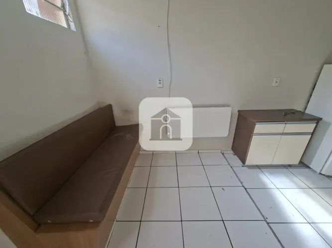 Casa colônia para locação no bairro Martins