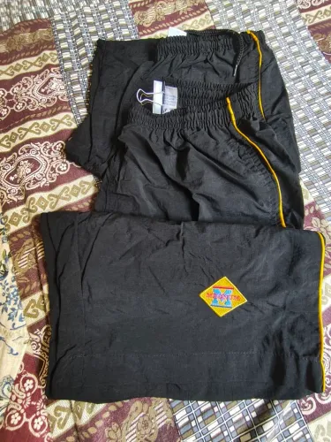 Uniforme Magnum Cidade Nova (2 Bermudas P/ masculinas semi-novas)