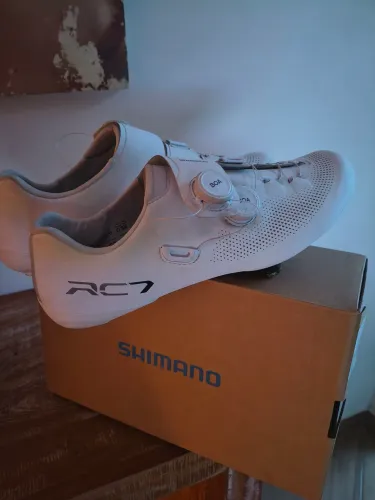 Sapatilha Shimano RC7