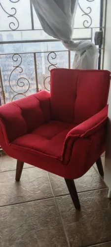 Poltrona vermelha suede