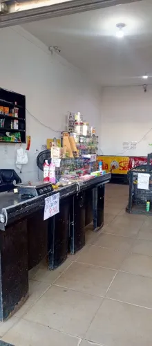 Mercado a venda (LEIA A DESCRIÇÃO)