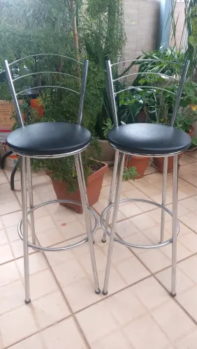 Kit 2 cadeiras altas para bancada assento almofadado preto