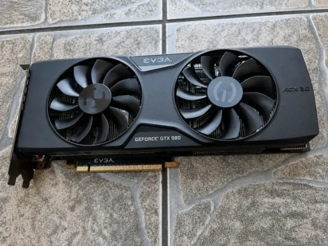 GTX 980 4GB EVGA edição colecionador "DEFEITO"