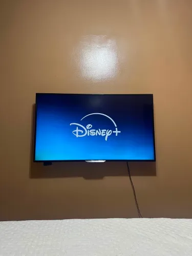 TV Led Phillips 48 Polegadas - Vai com o Roku instalado.