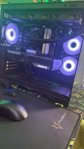 Pc gamer 4070 super triple fan ryzen 7 5800x