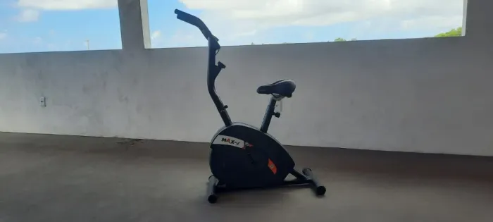 Bicicleta ergométrica Dream Fitness MAX-V em ótimo estado