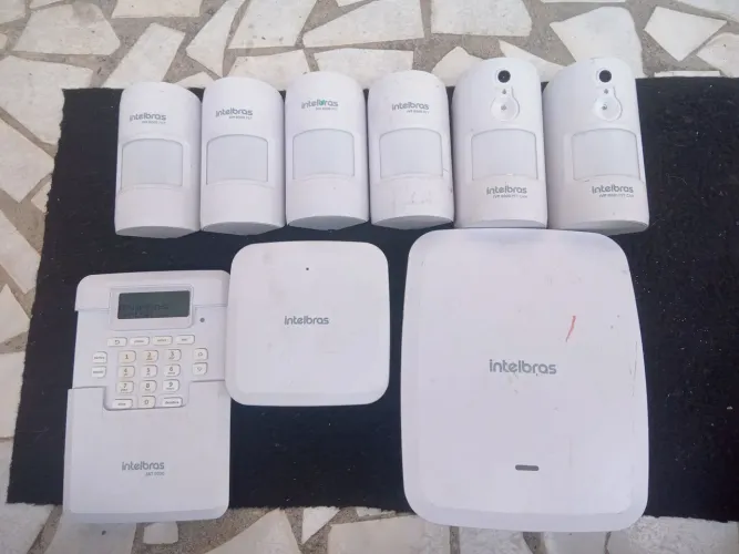 Kit d monitoramento interbras com dois sensores cam,quatro sensores pet, buzina e teclado.