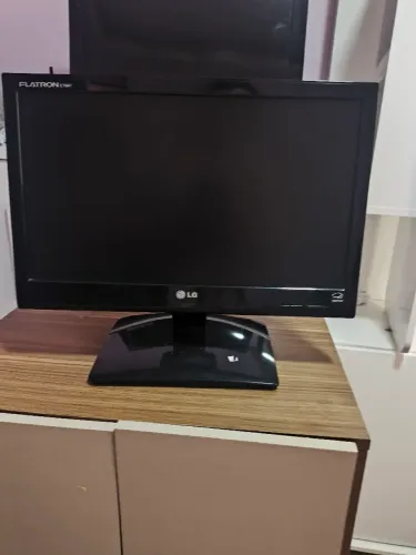 Monitor LG fronton E1641 VGA 16 polegada