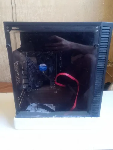 Cpu Hayom  H81 i3 , DDR3 4gb de Ram , 500gb de Hd CPU  incompleta 