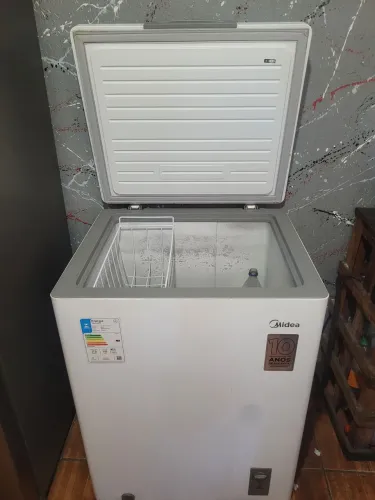Vendo uma freezer midea
