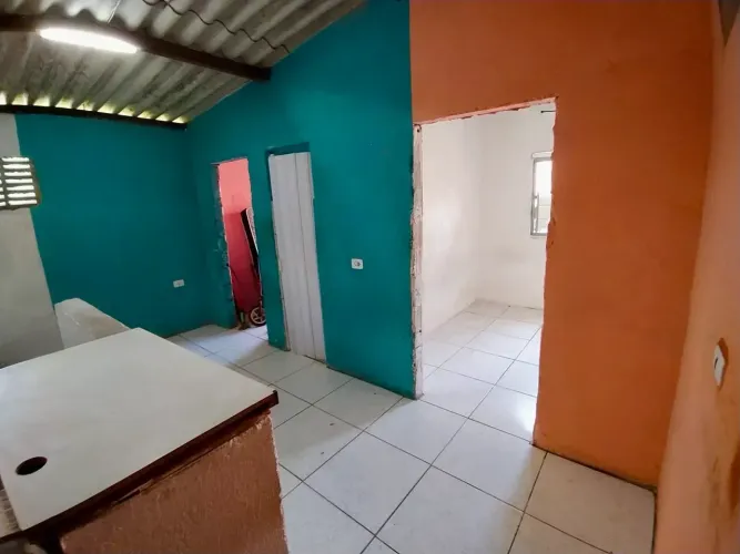 CASA 2 QUARTOS NA TAMARINEIRA PROXIMO POUCOS METROS DO PARQUE TAMARINEIRA