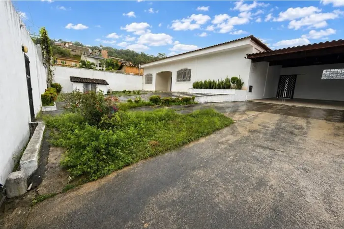 Casa à venda no bairro San Conrado