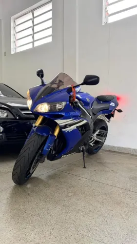Yamaha R1