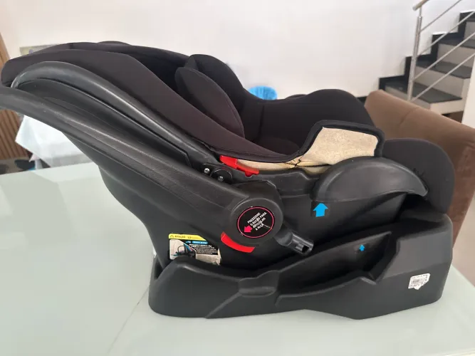 Bebê conforto kiddo + suporte