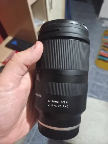Lente Tamron 17-70mm f/2.8 Di III-A VC RXD E-mount