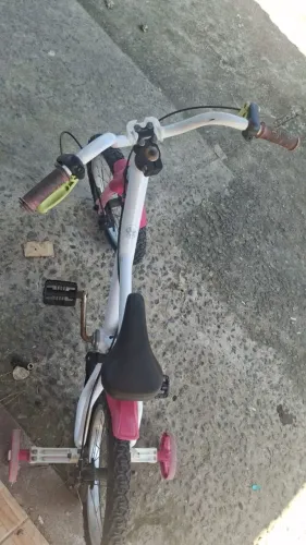 Vendo bicicleta infantil feminina