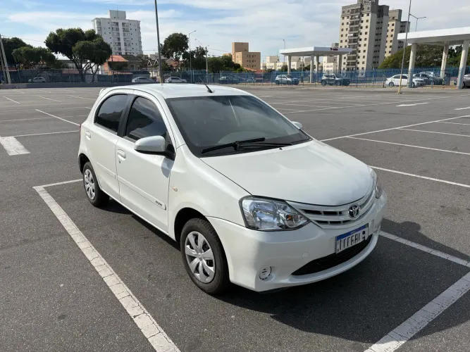Toyota Etios XS 1.5 Flex 16V 5P Mec. 2016