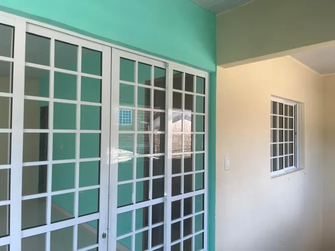 Aluga-se Casa primeiro andar 